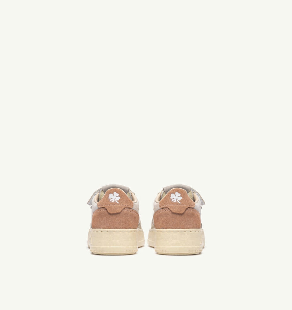 MEDALIST KIDSTRIPES LOW EN DAIM SAND ET PHARD
