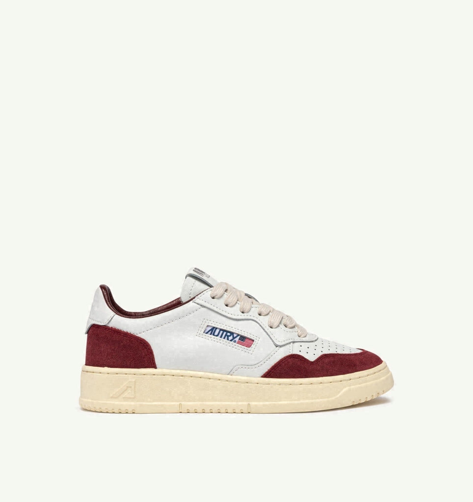 MEDALIST LOW EN CUIR BLANC ET DAIM BOURGOGNE