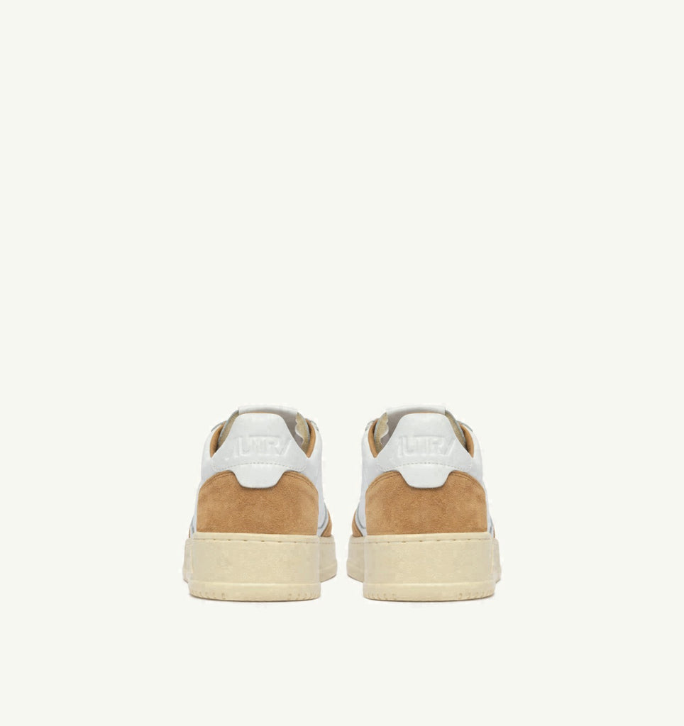 MEDALIST LOW EN CUIR BLANC ET DAIM CUIVRE