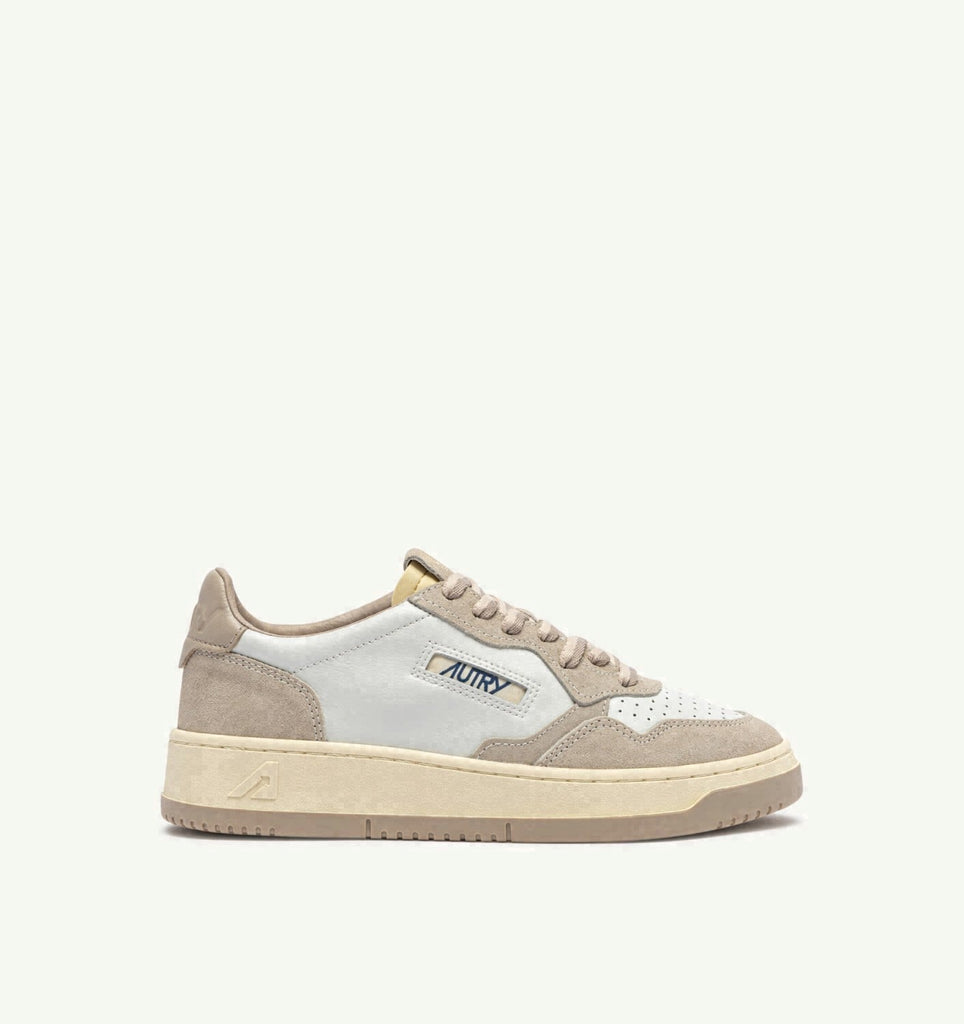MEDALIST LOW EN CUIR ET DAIM FEATHER GRAY ET LAMB