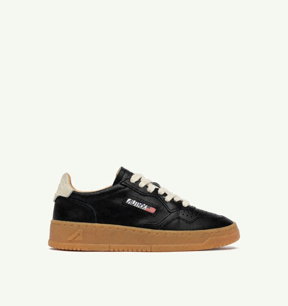 MEDALIST LOW EN CUIR NOIR ET MARSHMALLOW