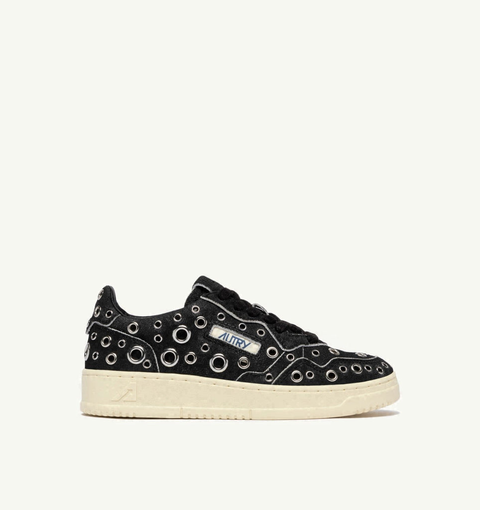 MEDALIST LOW EN DAIM NOIR AVEC CLOUS
