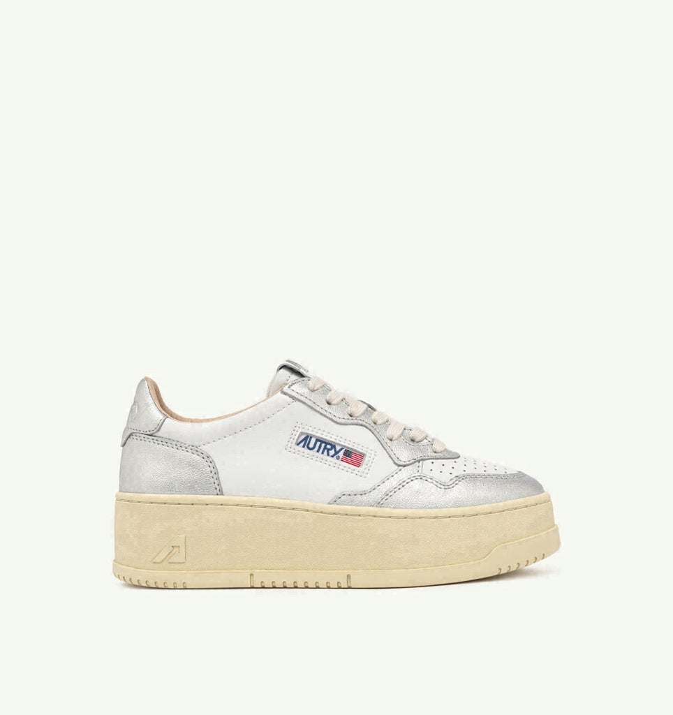 MEDALIST PLATFORM EN CUIR BLANC ET MÉTALLIQUE ARGENT