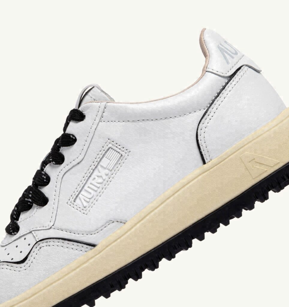GOLF LOW EN CUIR BLANC ET NOIR