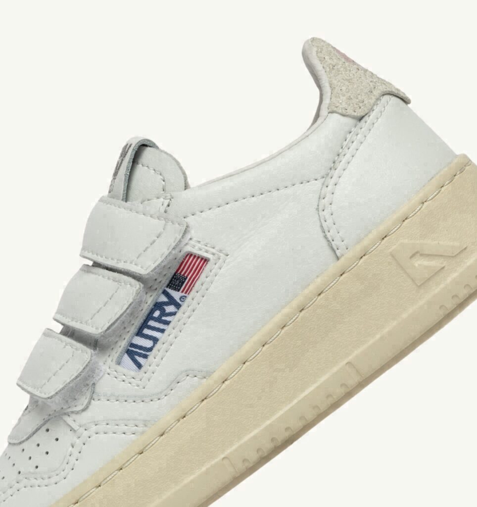 MEDALIST KIDSTRIPES LOW EN CUIR BLANC ET PAILLETTES
