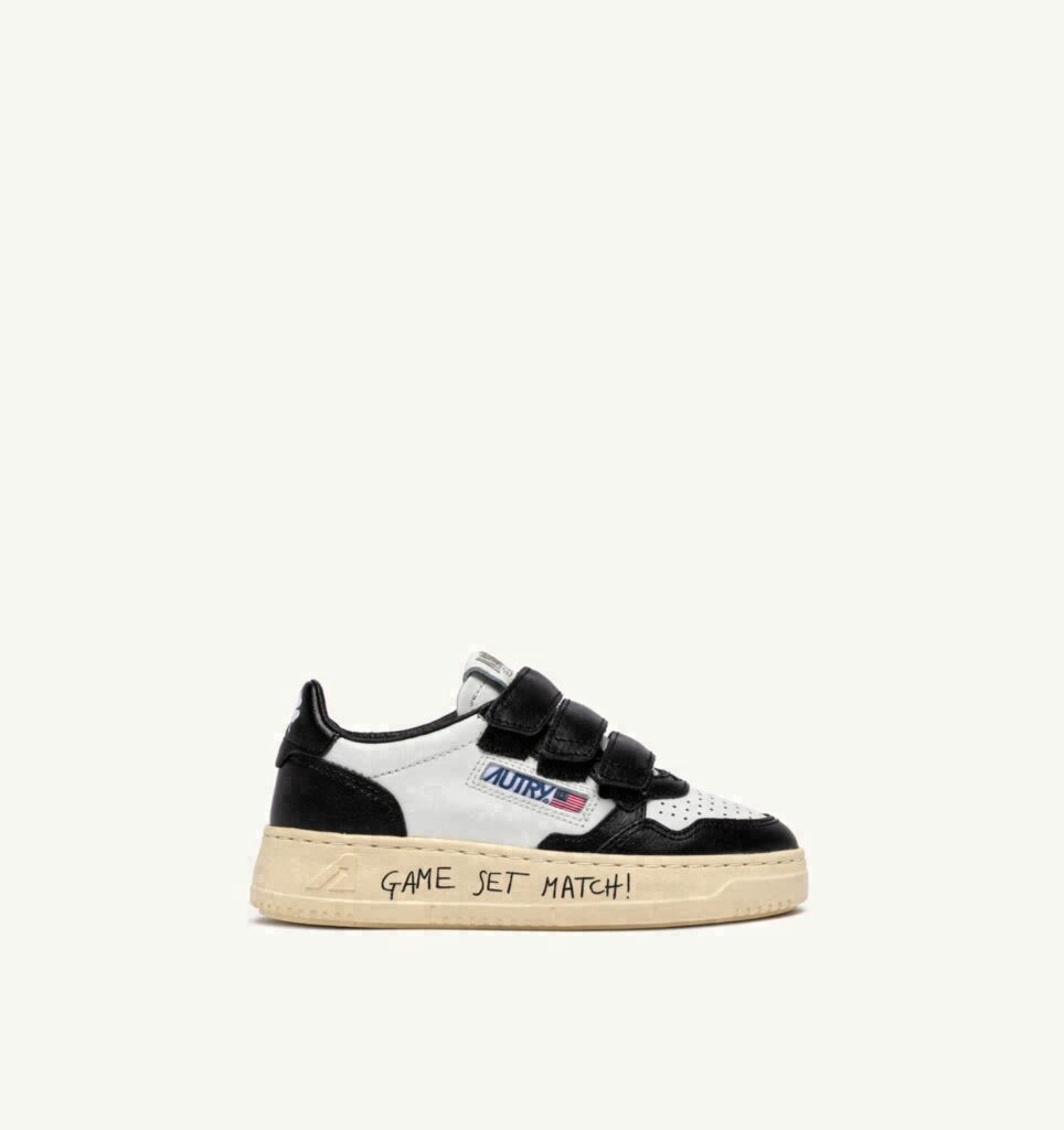 MEDALIST KIDSTRIPES LOW EN CUIR BLANC NOIR AVEC LETTERING