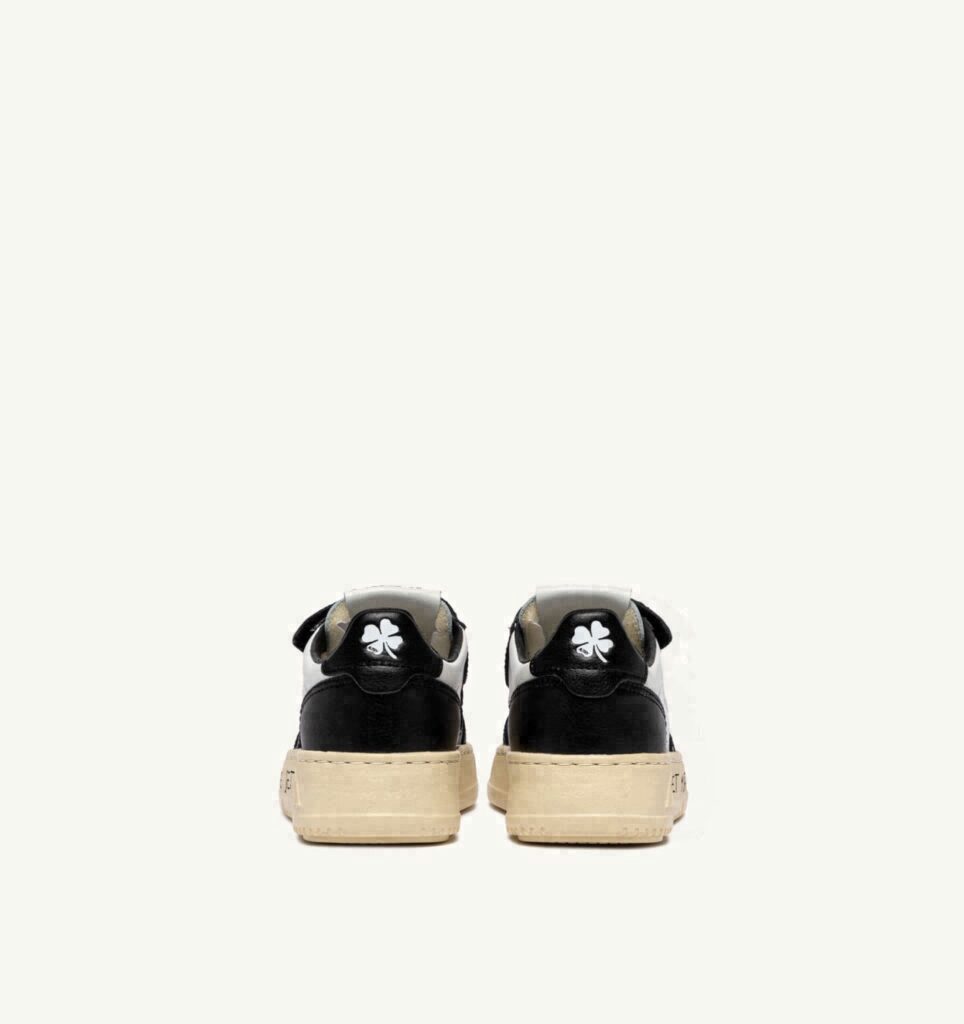 MEDALIST KIDSTRIPES LOW EN CUIR BLANC NOIR AVEC LETTERING