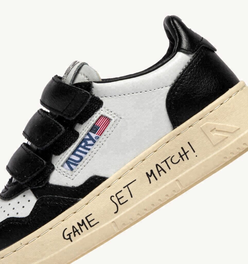 MEDALIST KIDSTRIPES LOW EN CUIR BLANC NOIR AVEC LETTERING
