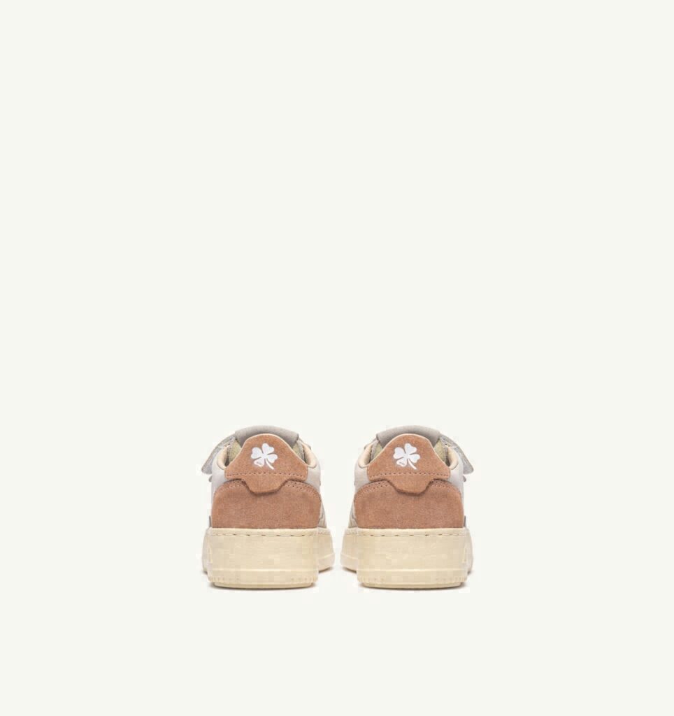 MEDALIST KIDSTRIPES LOW EN DAIM SAND ET PHARD