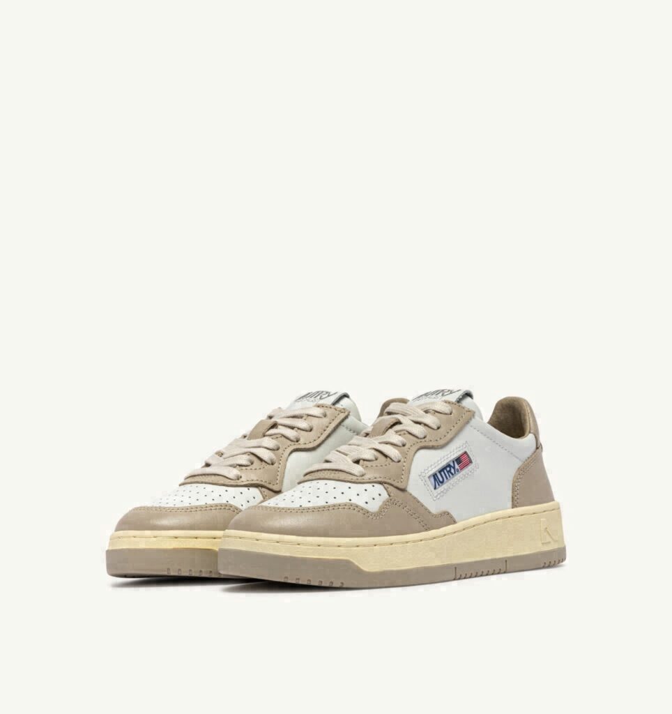 MEDALIST LOW BICOLOR EN CUIR BLANC ET FEATHER GRAY