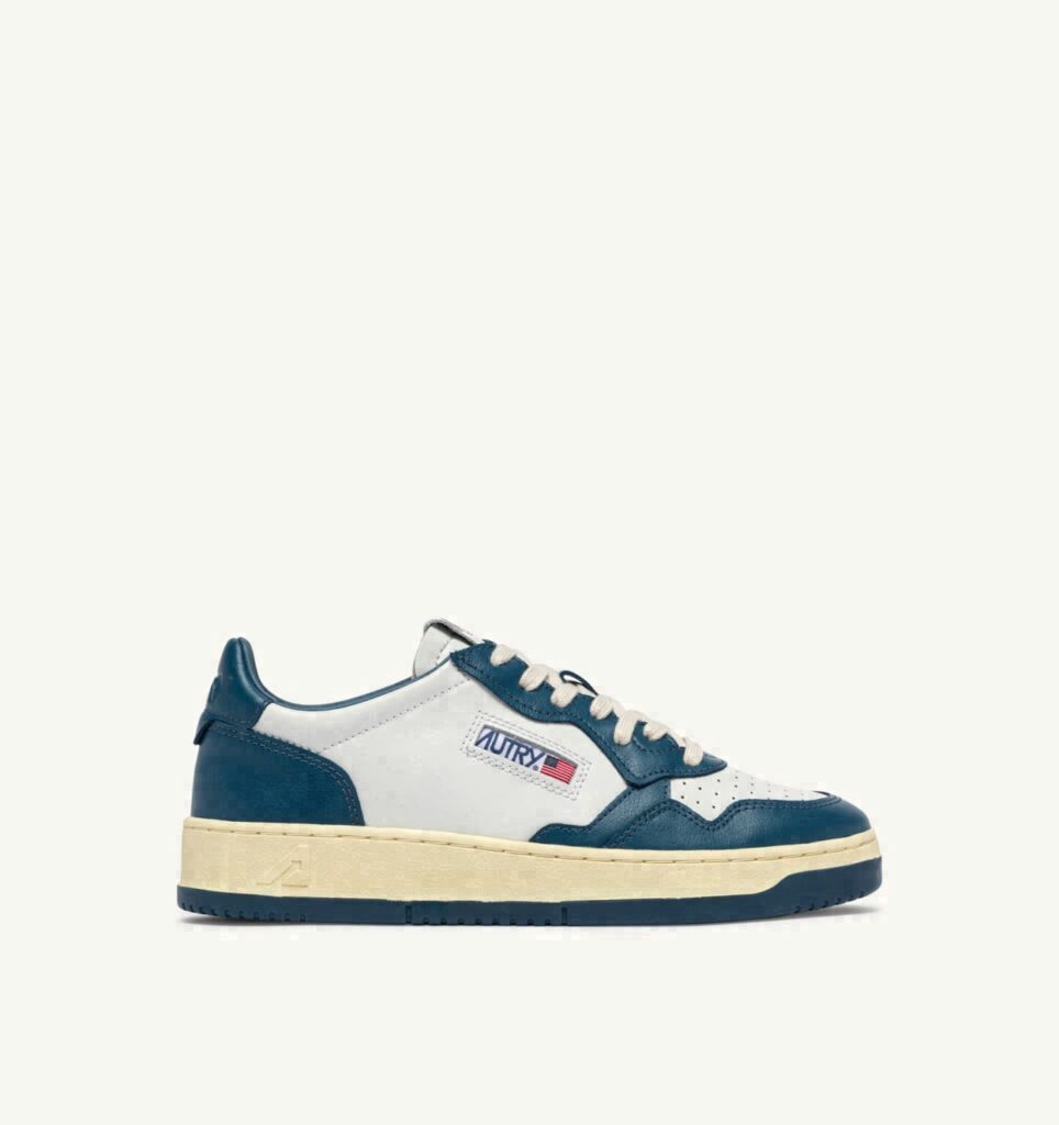MEDALIST LOW BICOLOR EN CUIR BLANC ET MALLARD BLUE