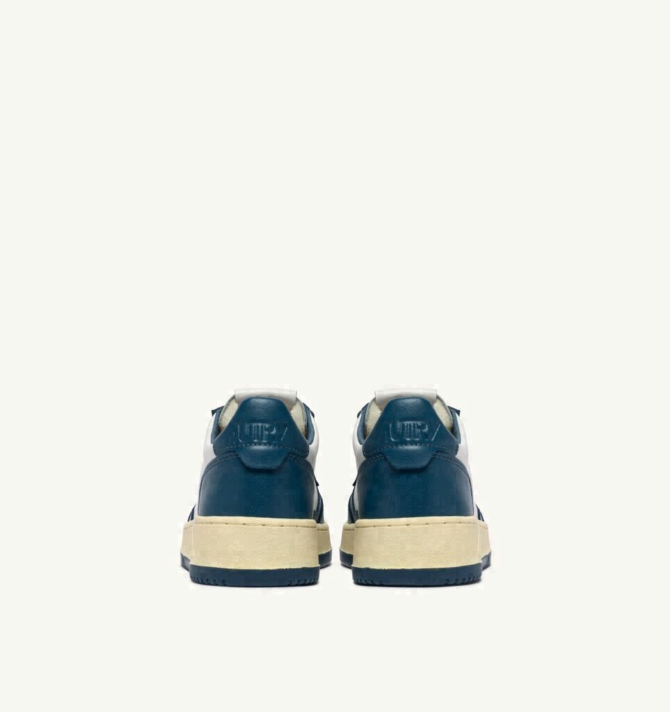 MEDALIST LOW BICOLOR EN CUIR BLANC ET MALLARD BLUE