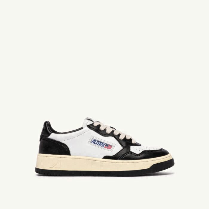 MEDALIST LOW BICOLOR IN WHITE AND BLACK LEATHER