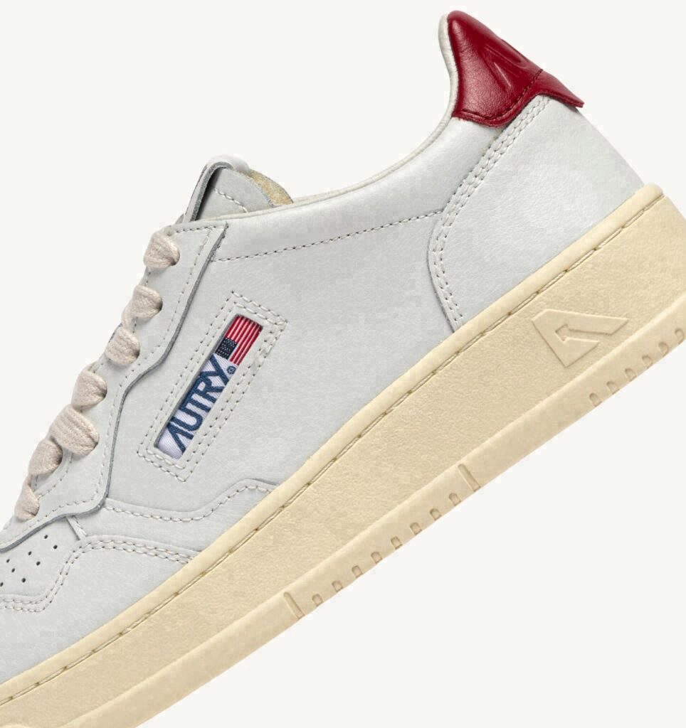 MEDALIST LOW EN CUIR BLANC ET DEEP CLARET