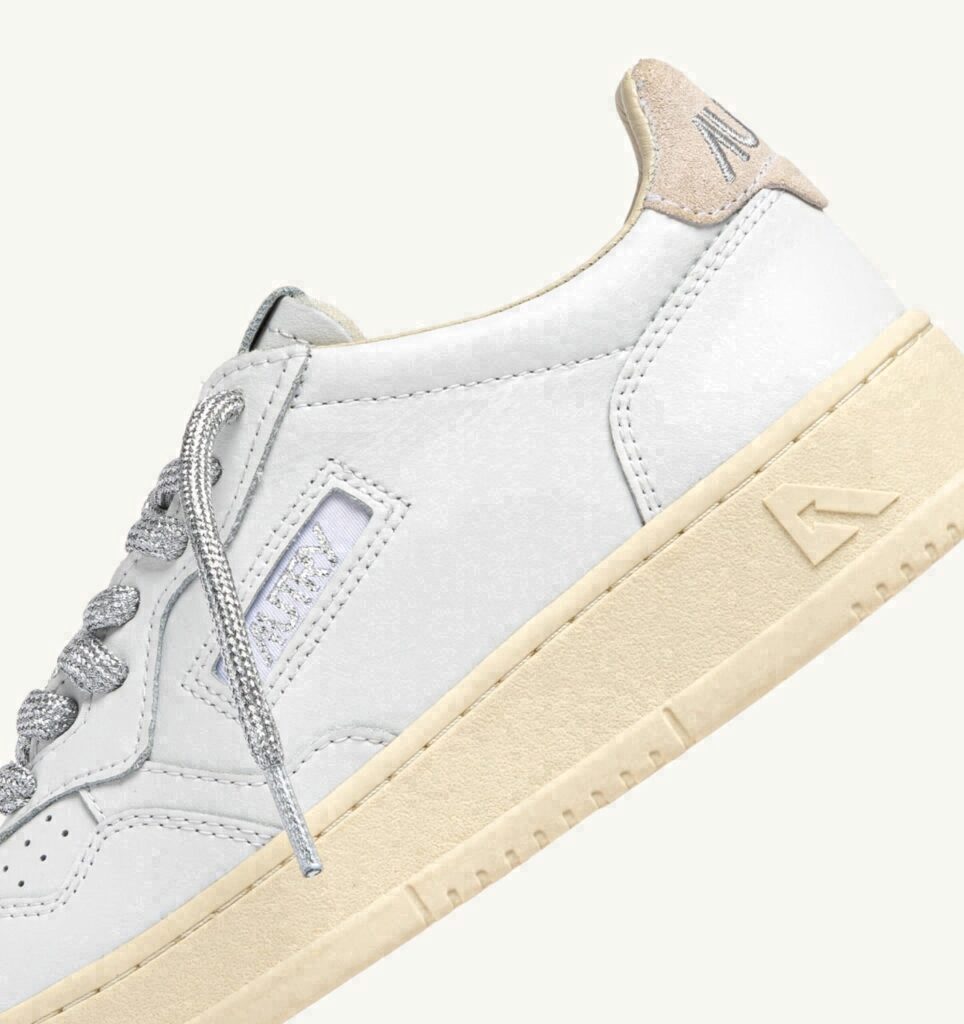 MEDALIST LOW EN CUIR BLANC ET DETAILS LUREX ARGENT