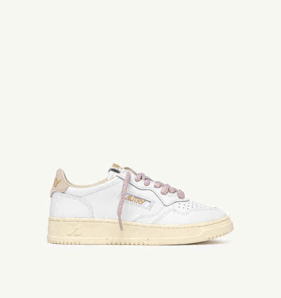 MEDALIST LOW EN CUIR BLANC ET DETAIL EN LURX ORCHID