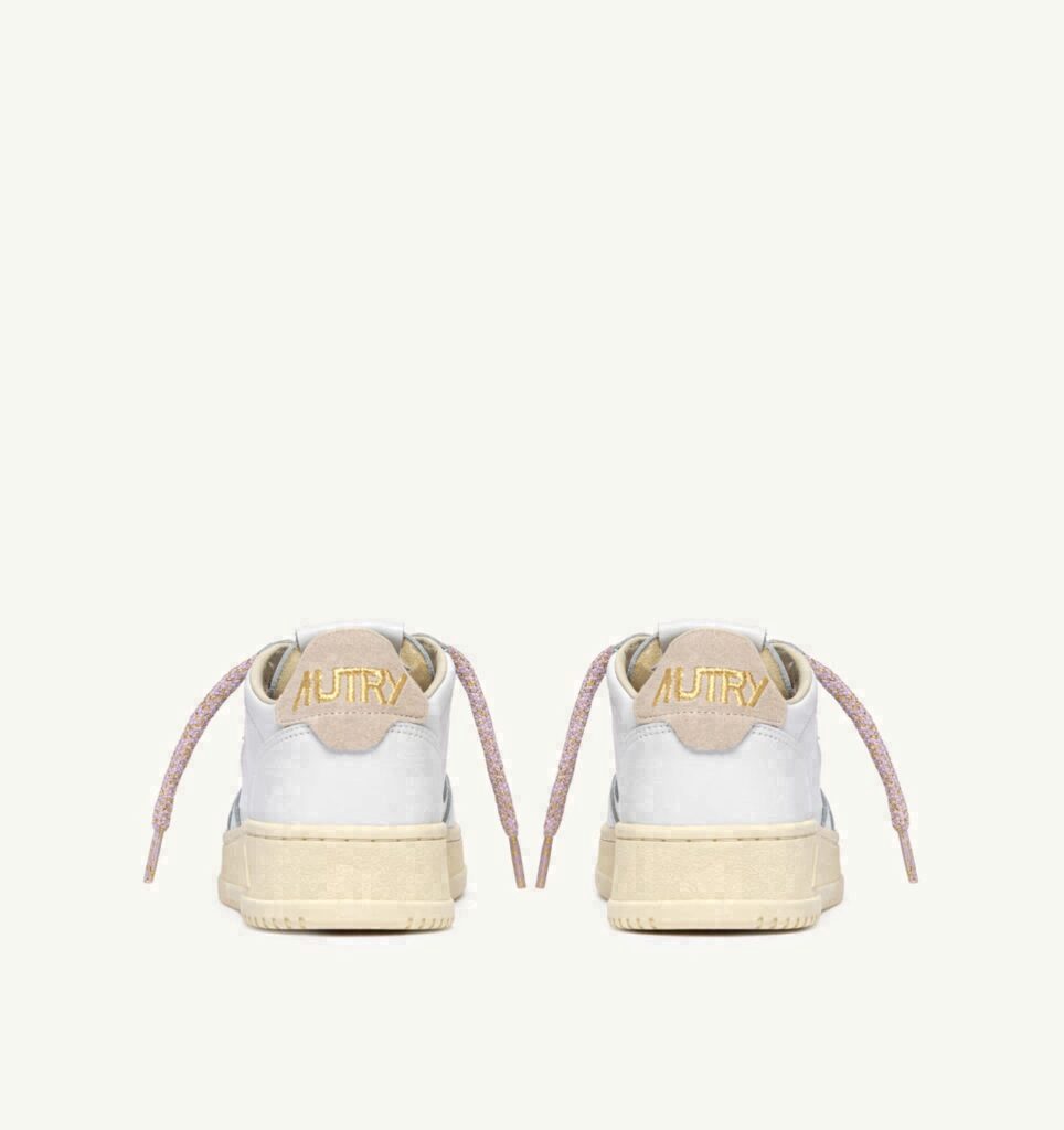 MEDALIST LOW EN CUIR BLANC ET DETAIL EN LURX ORCHID