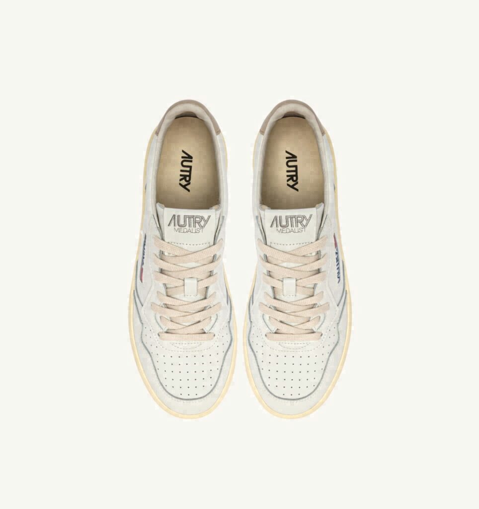 MEDALIST LOW EN CUIR BLANC ET FEATHER GRAY