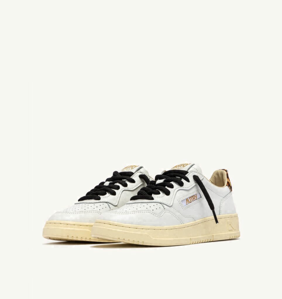MEDALIST LOW EN CUIR BLANC ET LÉOPARD