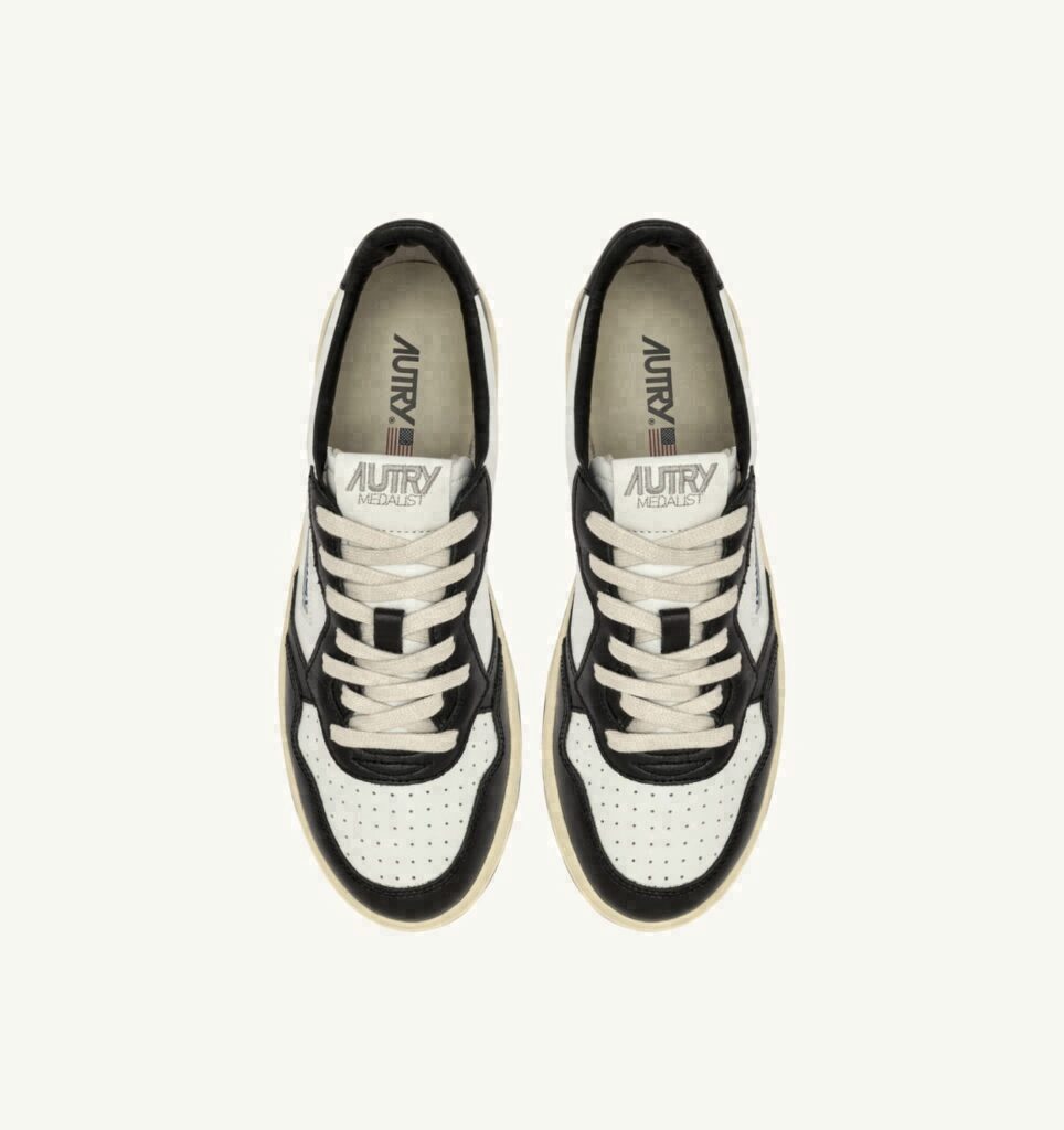 MEDALIST LOW EN CUIR BLANC ET NOIR AVEC LETTERING