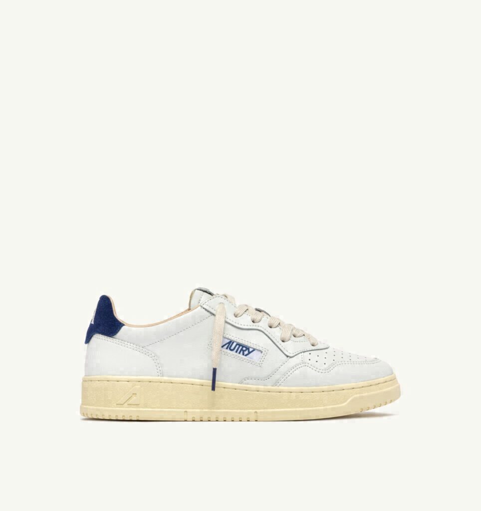 MEDALIST LOW EN CUIR BLANC ET DAIM BLUE DEPTHS