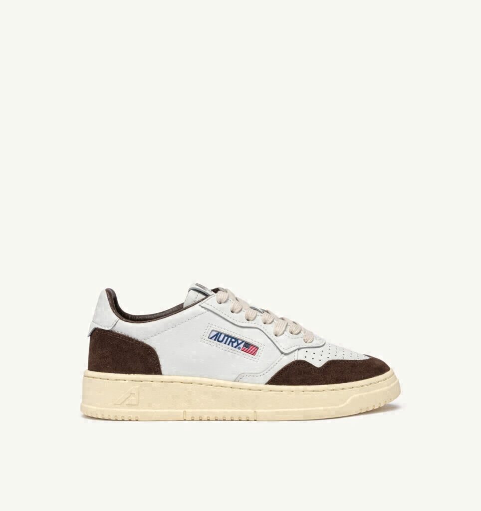 MEDALIST LOW EN CUIR BLANC ET DAIM ACAJOU