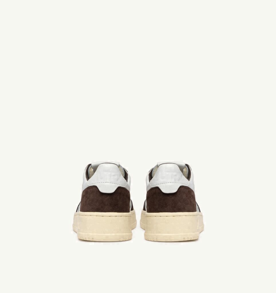 MEDALIST LOW EN CUIR BLANC ET DAIM ACAJOU