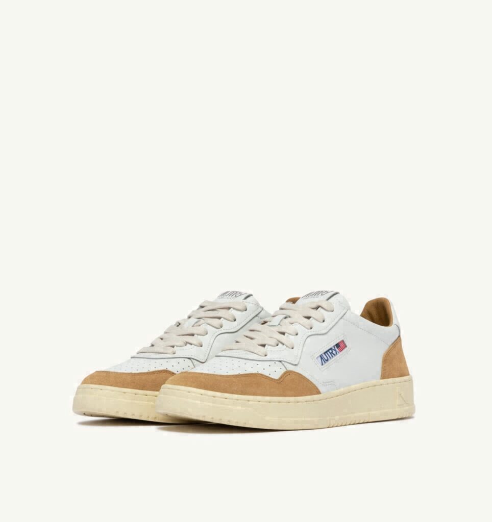 MEDALIST LOW EN CUIR BLANC ET DAIM CUIVRE
