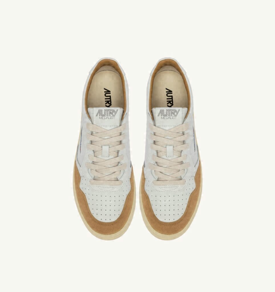 MEDALIST LOW EN CUIR BLANC ET DAIM CUIVRE