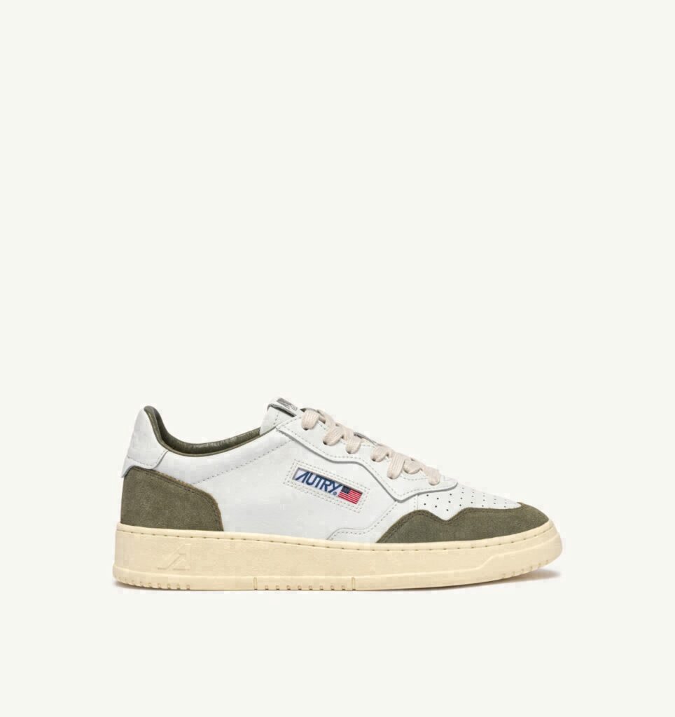 MEDALIST LOW EN CUIR BLANC ET DAIM SMOKED GREEN