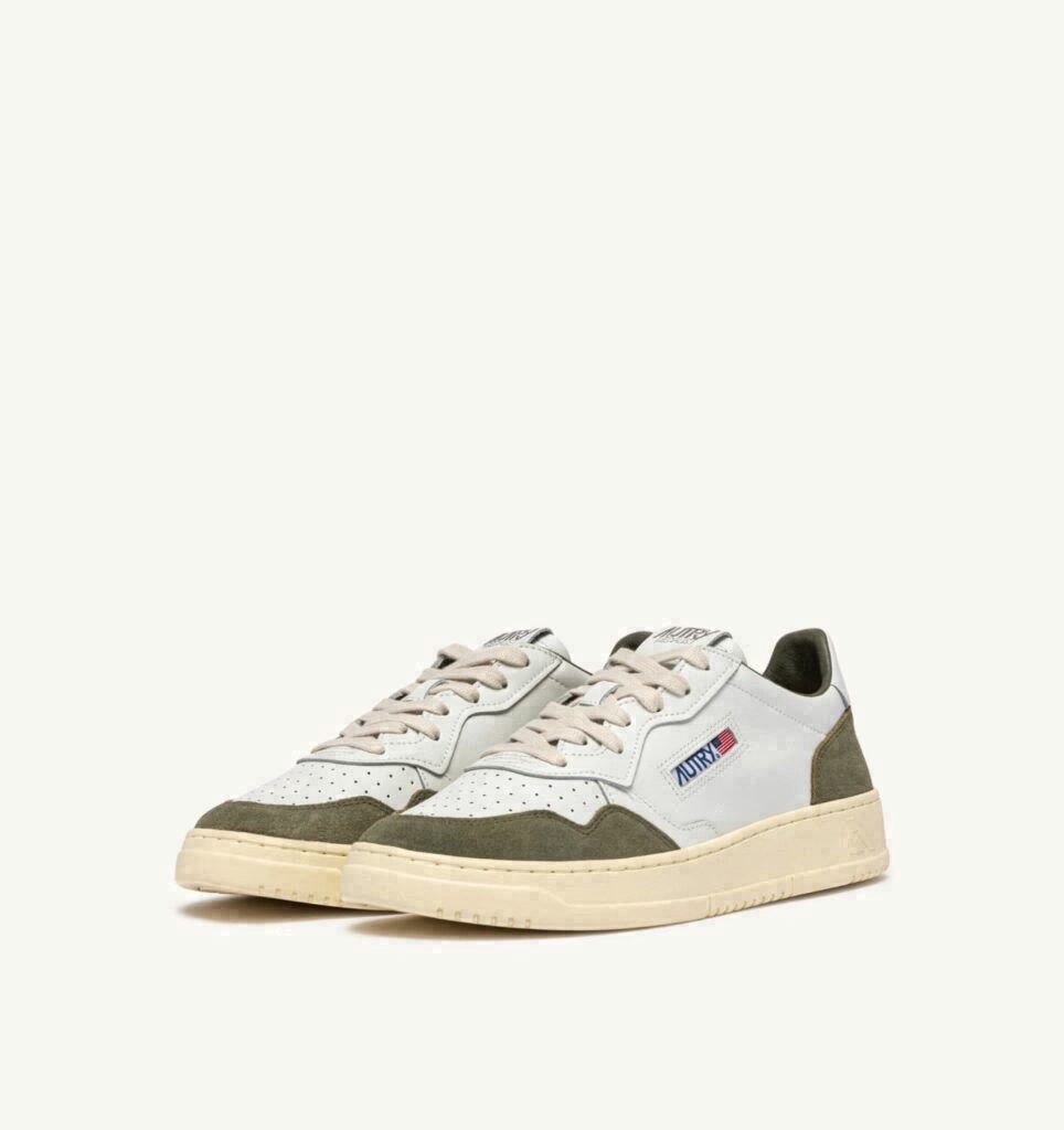 MEDALIST LOW EN CUIR BLANC ET DAIM SMOKED GREEN