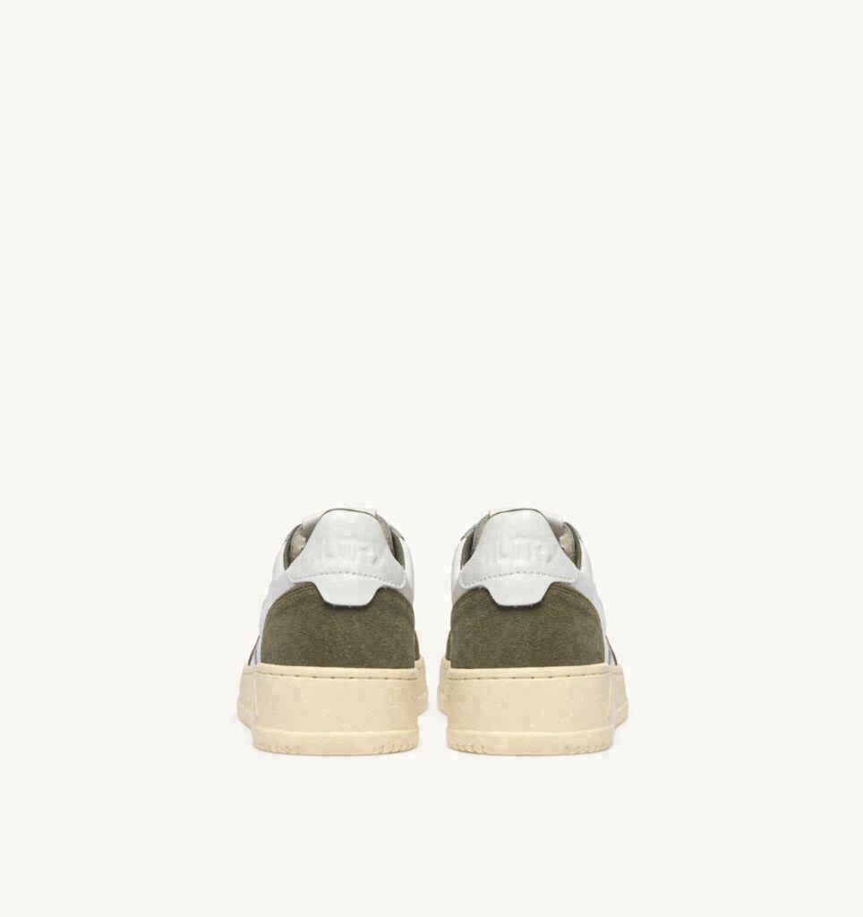 MEDALIST LOW EN CUIR BLANC ET DAIM SMOKED GREEN