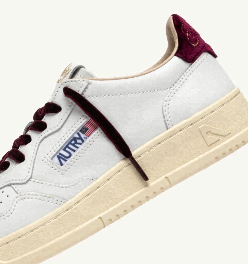 MEDALIST LOW EN CUIR BLANC ET VELOUR FIG