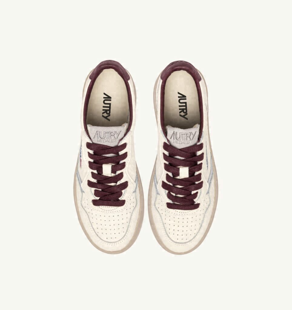 MEDALIST LOW EN CUIR FIG ET ARGENT