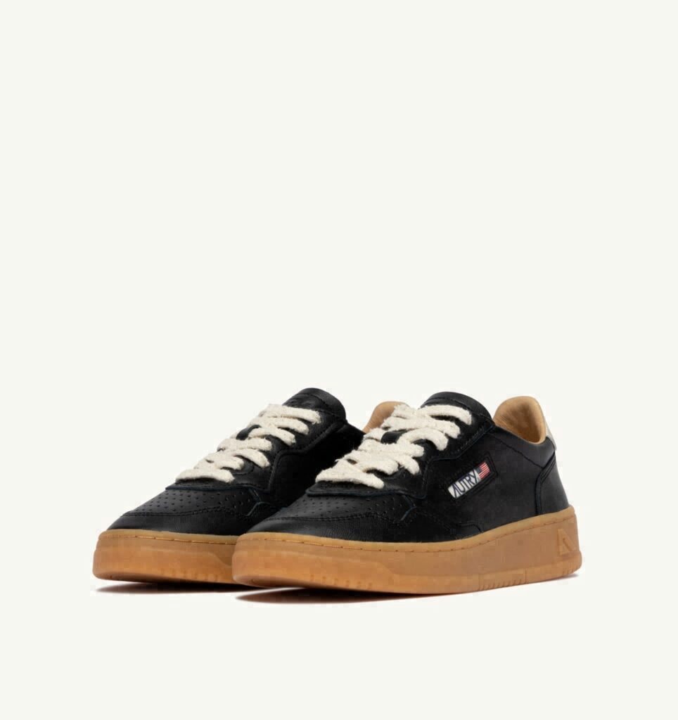 MEDALIST LOW EN CUIR NOIR ET MARSHMALLOW