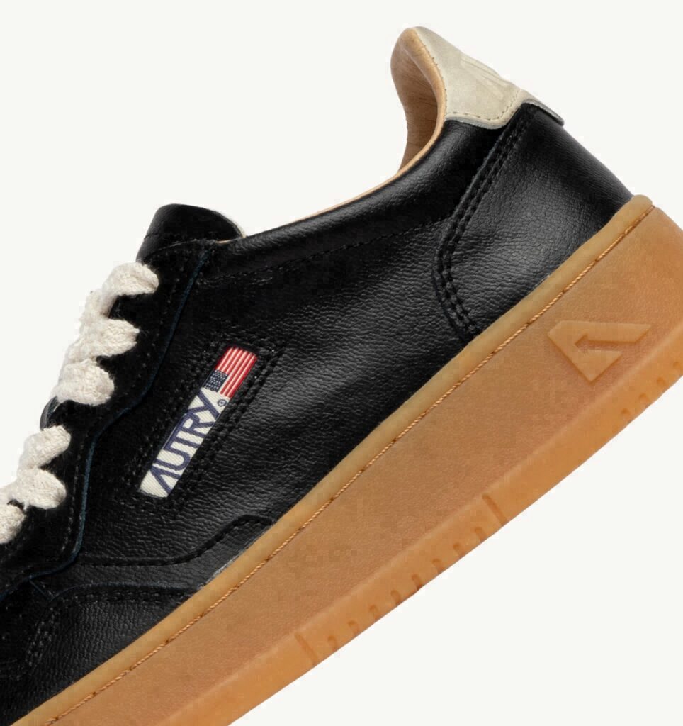MEDALIST LOW EN CUIR NOIR ET MARSHMALLOW