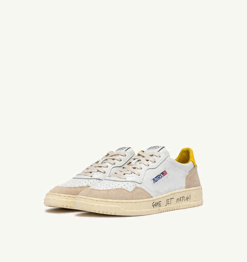 MEDALIST LOW EN DAIM ET CUIR BLANC ET SLICKER AVEC LETTERING