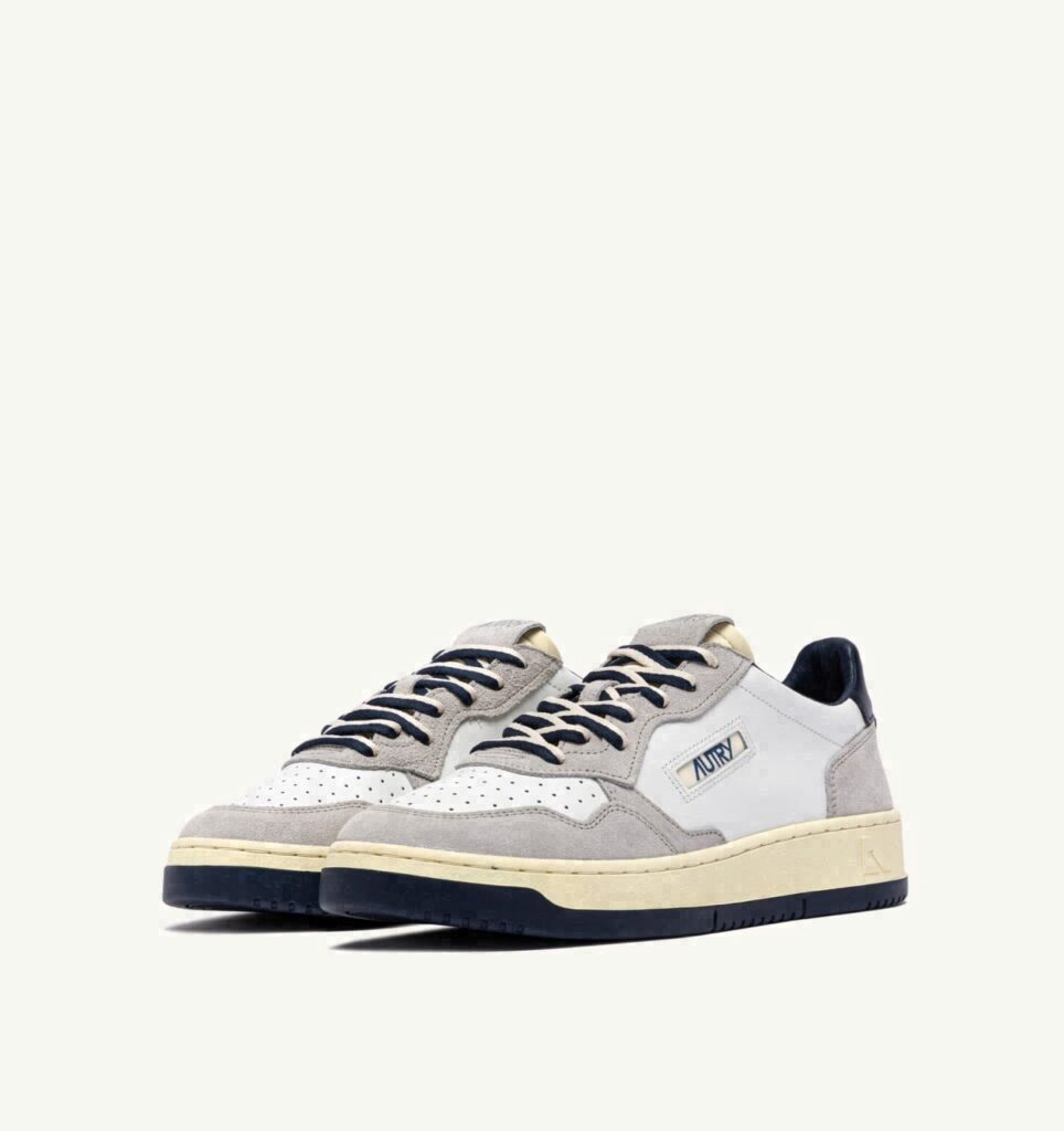 MEDALIST LOW EN DAIM ET CUIR VAPOR ET SPACE