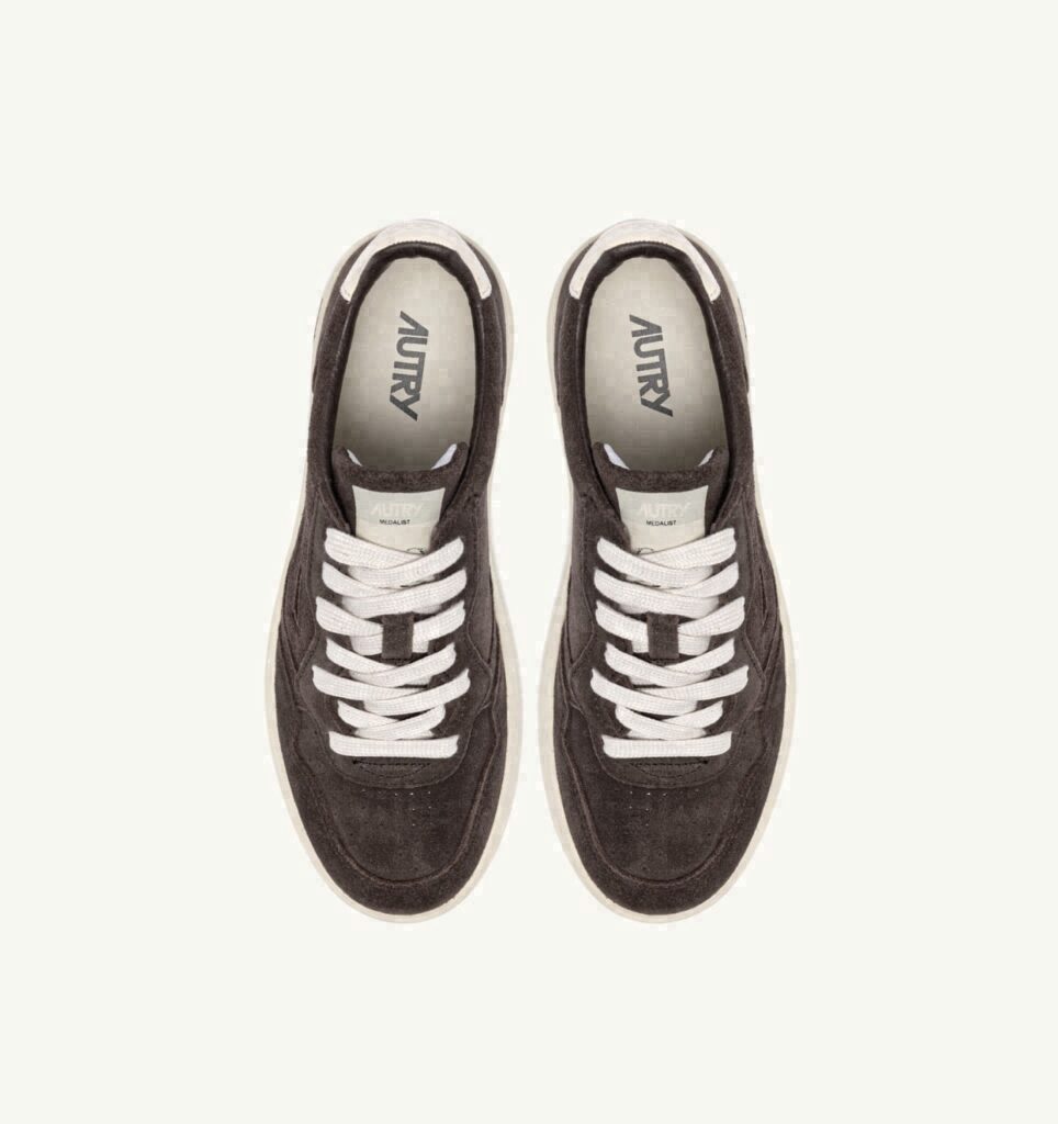 MEDALIST LOW EN DAIM MOKA ET OFF WHITE
