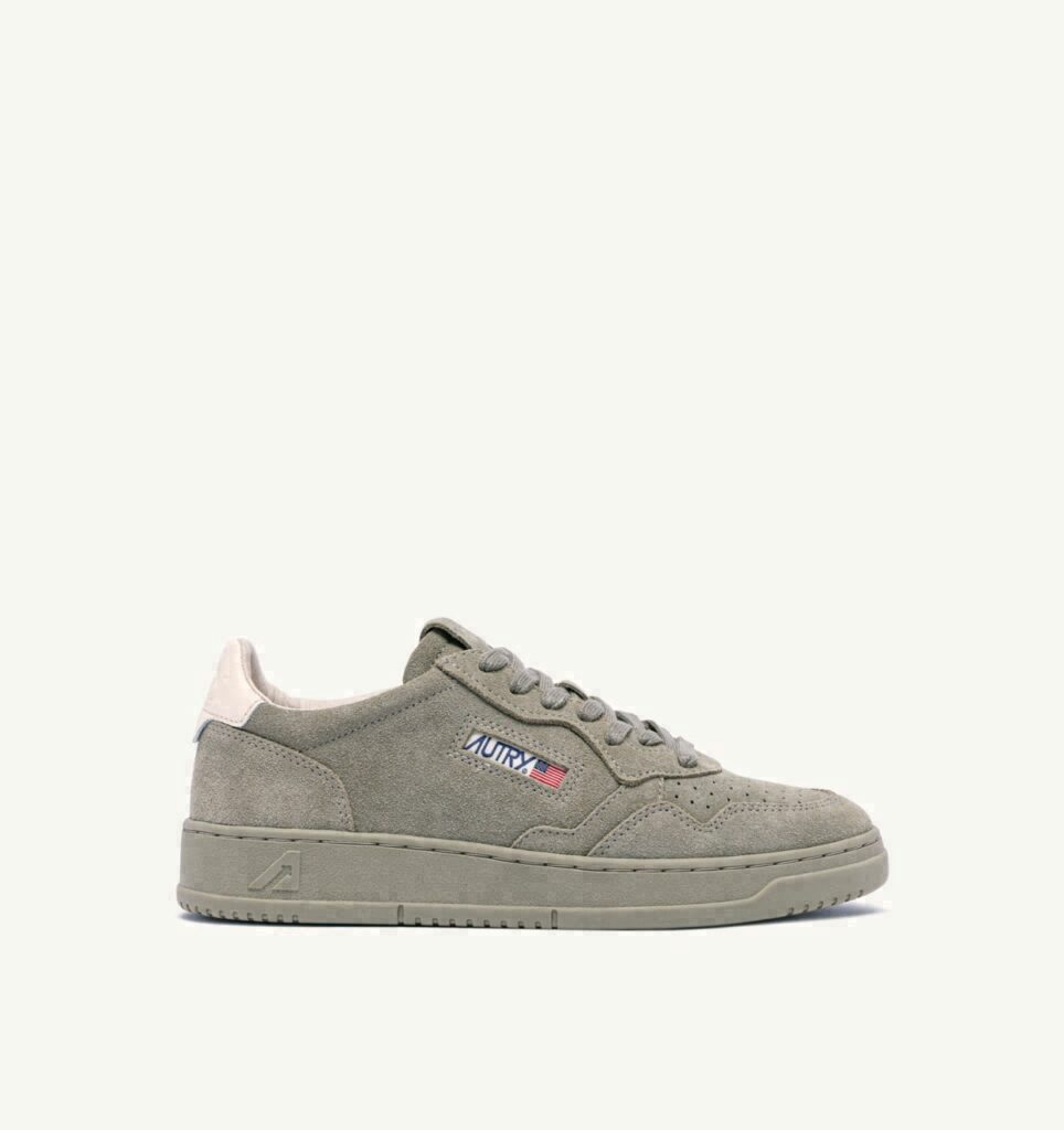MEDALIST LOW EN DAIM SILVER SAGE ET IVORY
