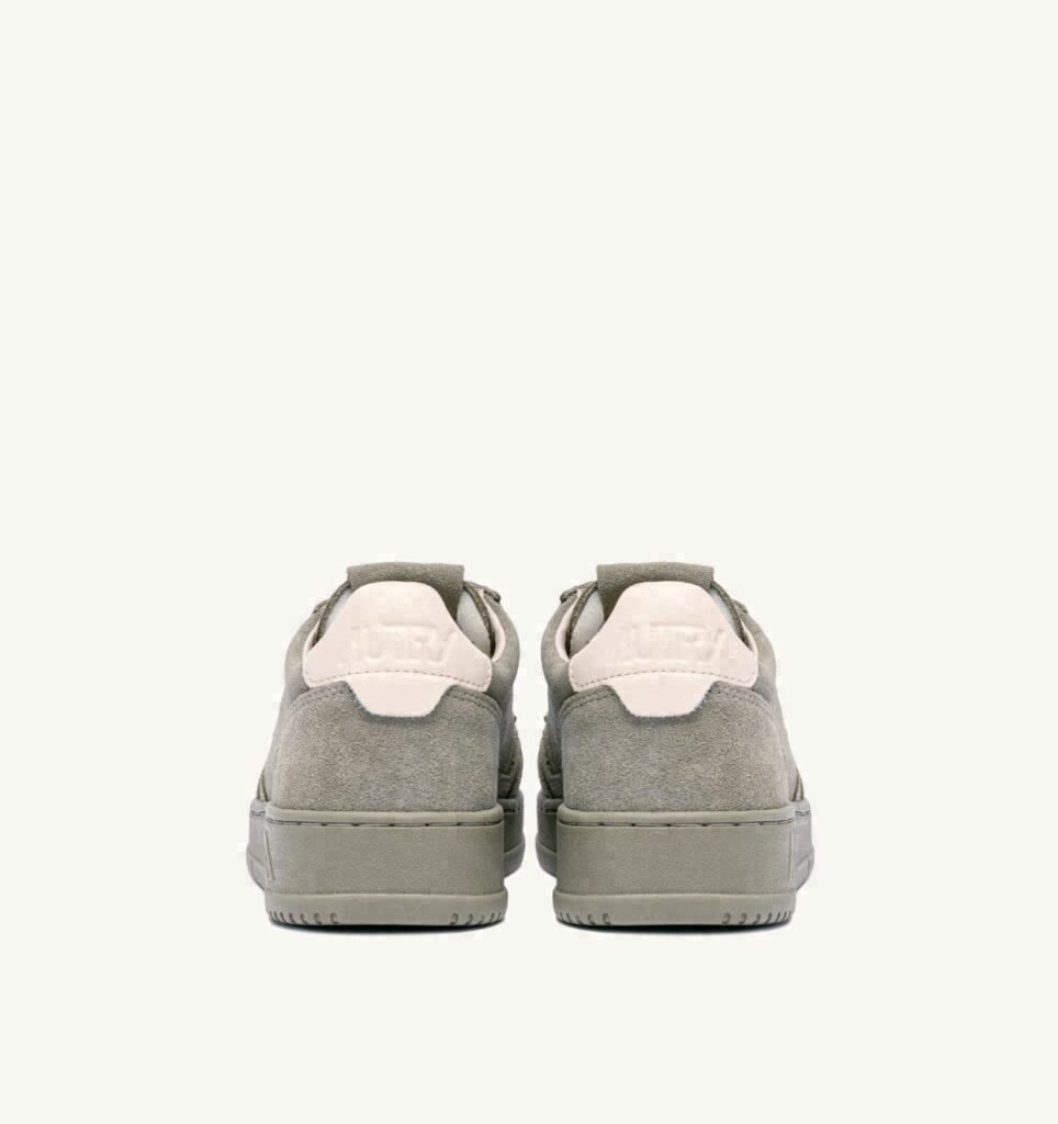 MEDALIST LOW EN DAIM SILVER SAGE ET IVORY