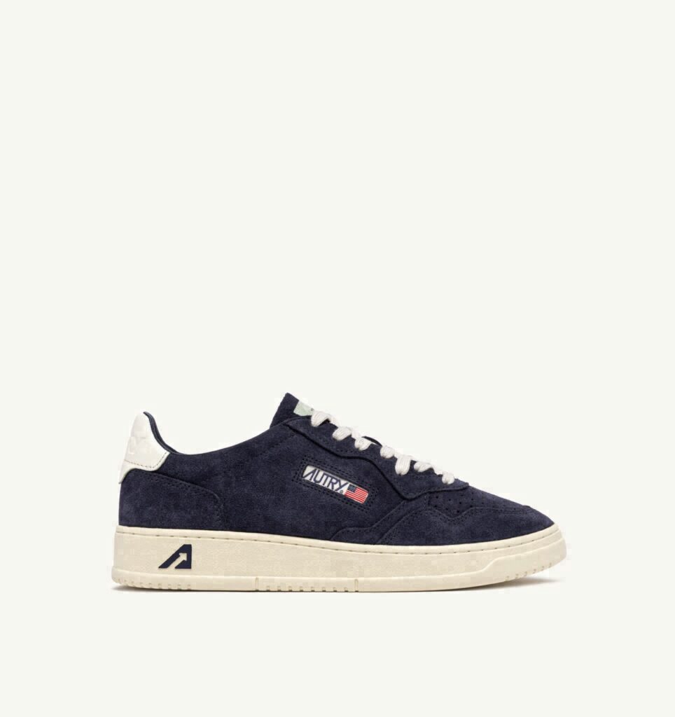 MEDALIST LOW EN DAIM SPACE ET BLANC