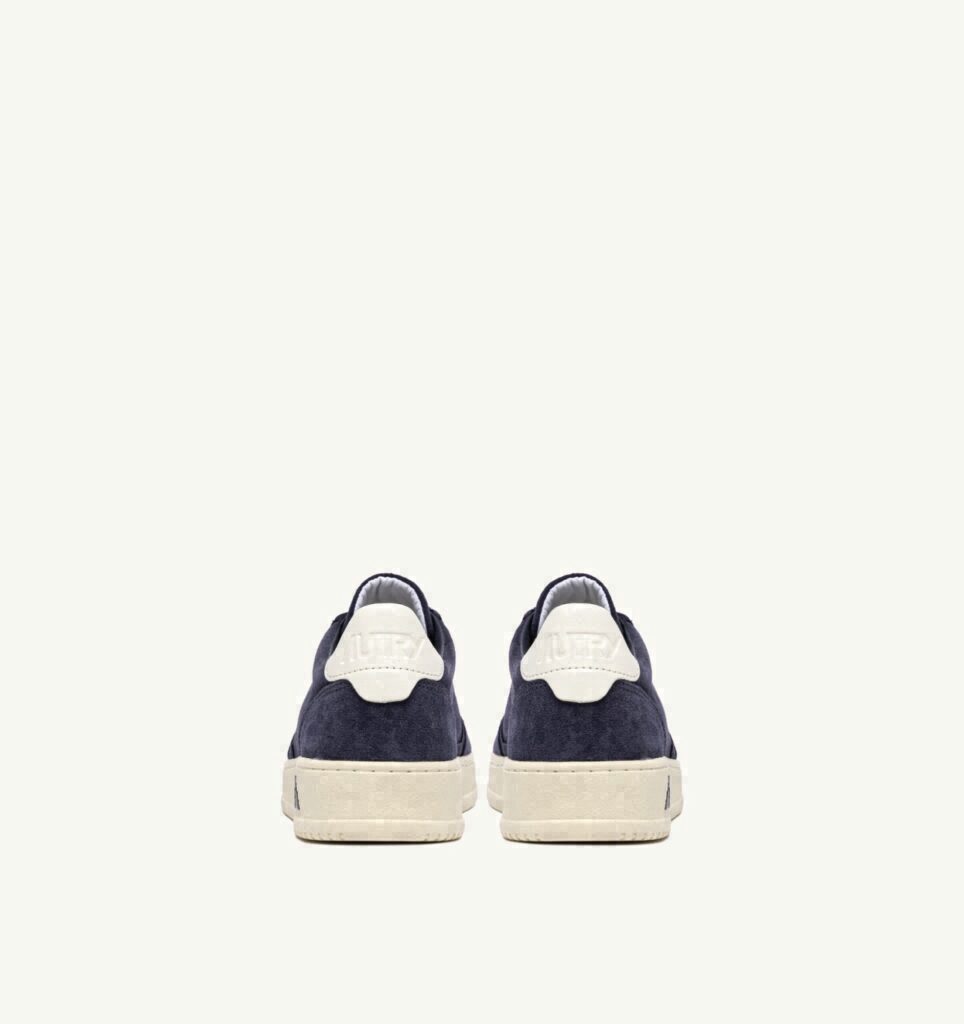 MEDALIST LOW EN DAIM SPACE ET BLANC