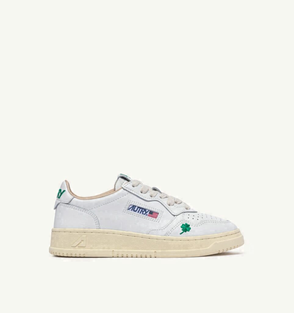 MEDALIST LOW 'TRÈFLE' EN CUIR BLANC ET AMAZON