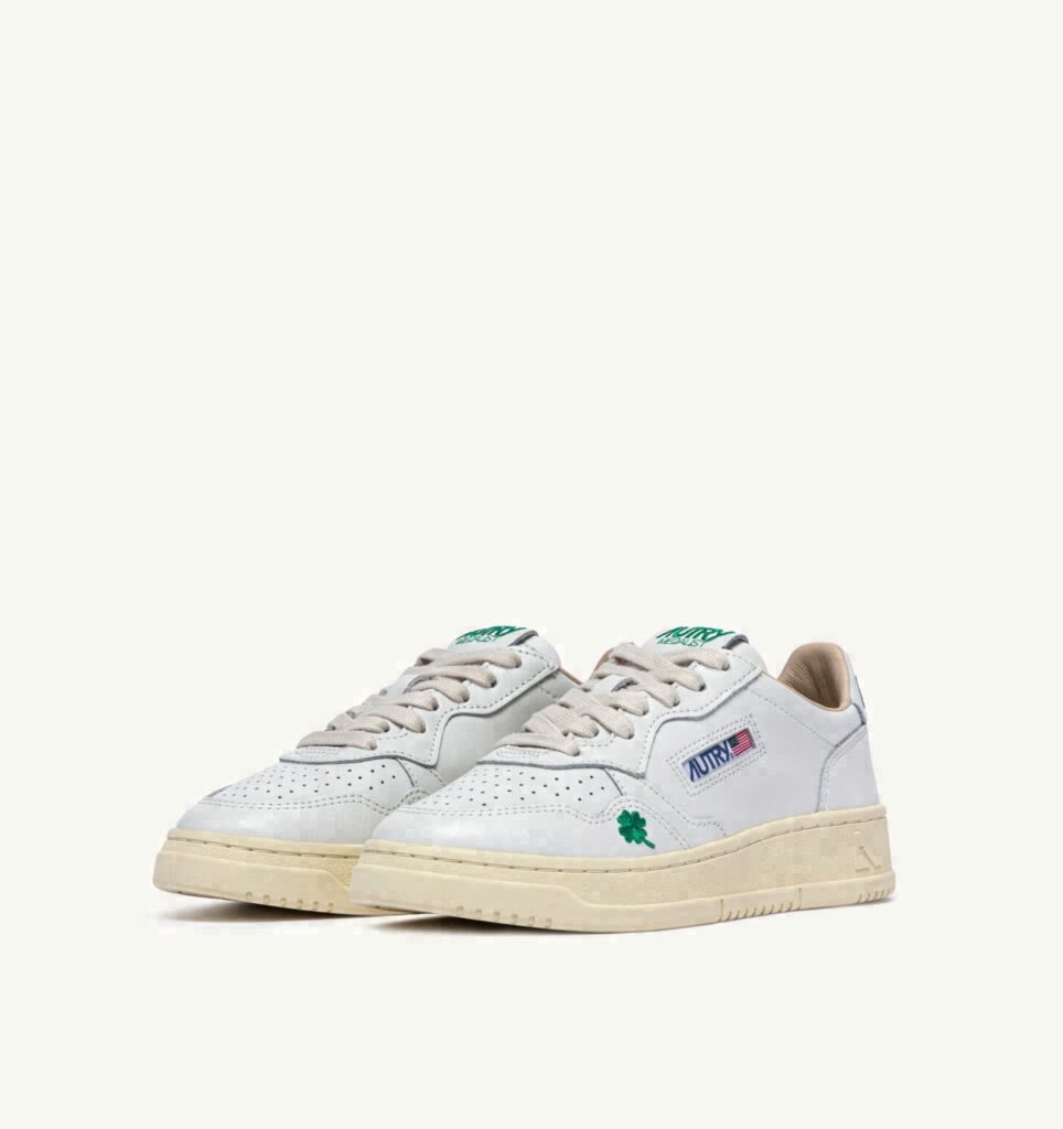 MEDALIST LOW 'TRÈFLE' EN CUIR BLANC ET AMAZON
