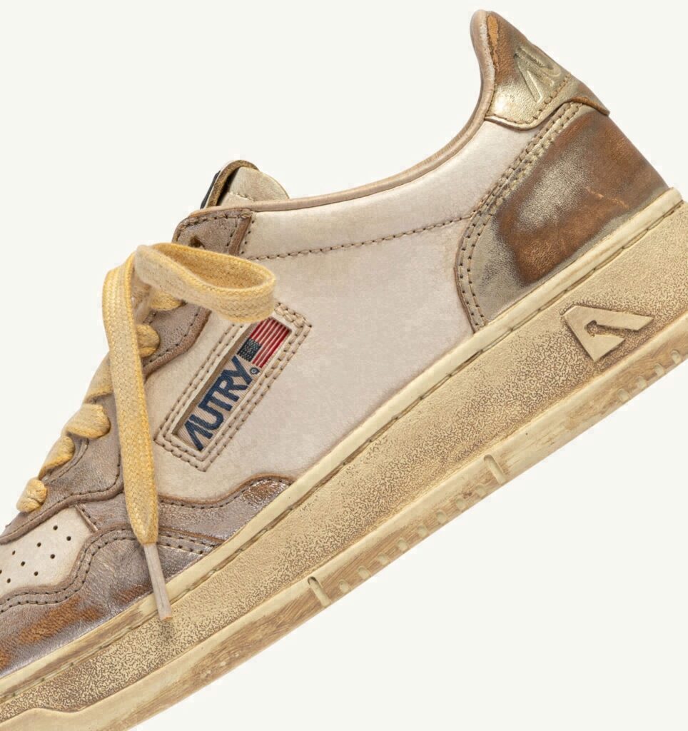 MEDALIST LOW SUPER VINTAGE EN CUIR ARGENT ET PLATINE