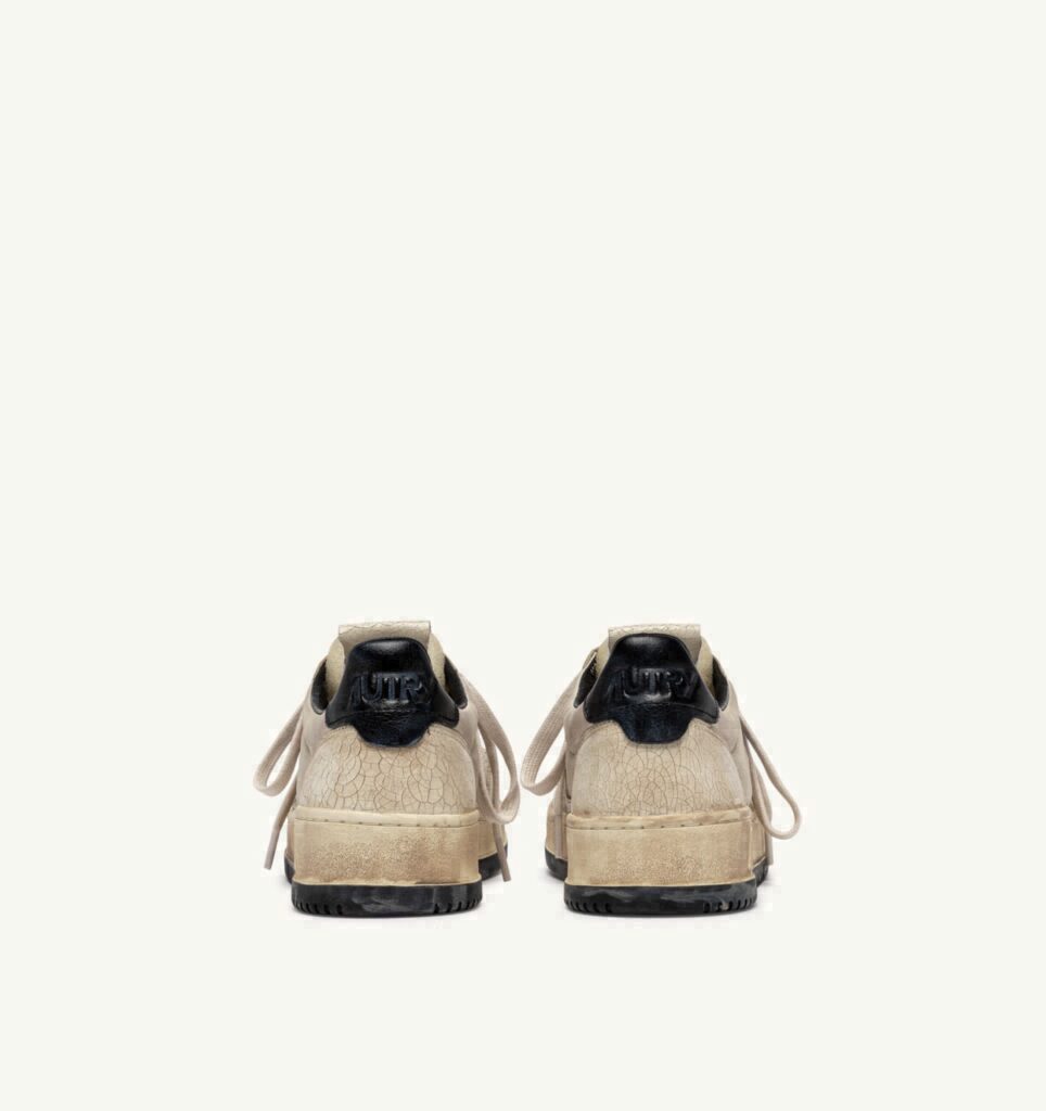 MEDALIST LOW SUPER VINTAGE EN CUIR CRAQUELÉ BLANC