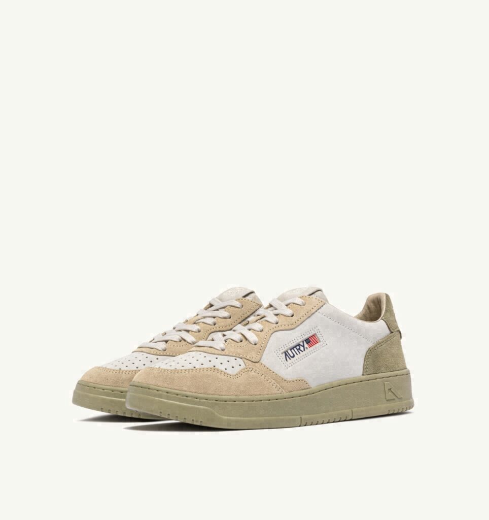 MEDALIST LOW TRICOLOR EN DAIM BLANC SAND ET GREY GREEN