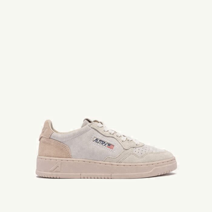 MEDALIST LOW TRICOLOR EN DAIM PHARD BLANC ET SAND