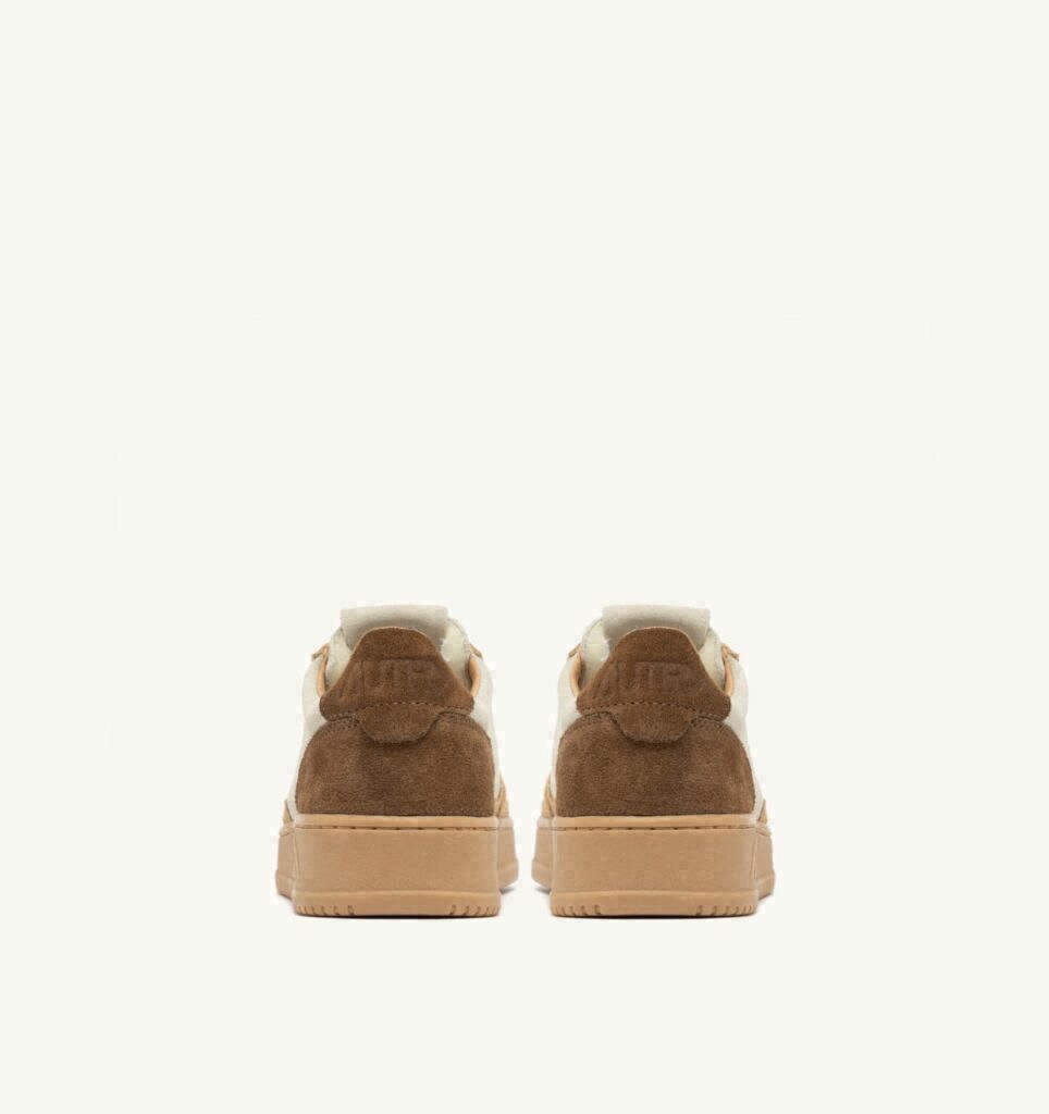 MEDALIST LOW TRICOLOR EN DAIM TUNDRA EGG ET PEANUT